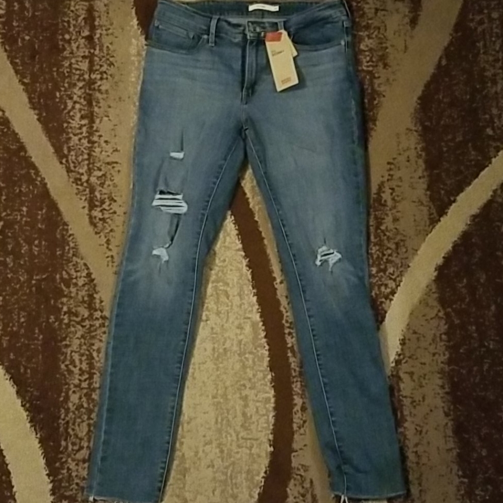 Levi distressed jeans